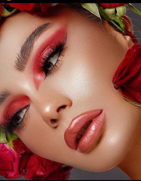 Yalda Night Makeup, Red Photoshoot, Crazy Face, Red Portrait, Portrait Reference, Bright Makeup, Glossy Makeup, Model Art, Makeup Model