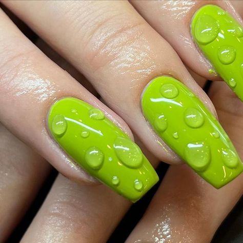 Luna 💫 Montreal Nails on Instagram: "Fresh out the shower dew drops💧 on natural nails with a hard gel overlay ✨ . Using @valentinobeautypure gel polish in 082 🦎 . #nailart #mtlnails #dewdropnails #wetnails #greennails #naturalnails #valentinobeautypure #talentunder10k #nailitdaily #dripnails #squarenails #nailinspo" Raindrop Nails Acrylic, Water Drops Nails, Nails With Water Drops, Dew Drop Nails, Wet Nails Look, Waterdrop Nails, Rain Drop Nails, Water Droplet Nails, Water Drop Nail Art