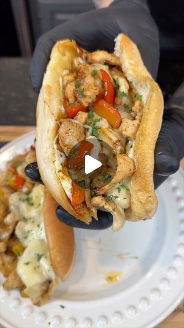 Hoagie Sandwiches Chicken, Chicken Hoagie, Philly Chicken Sandwich, Chicken Subs Recipes, Philly Chicken Cheesesteak, Chicken Breast Sandwich Recipes, Chicken Philly Cheesesteak, Boneless Skinless Chicken Breast Recipes, Skinless Chicken Breast Recipes