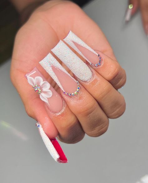 Bottom Nails, Red Bottom Nails, Nail Colors And Designs, Red And White Nails, Red Acrylic Nails, White Acrylic Nails, Short Square Acrylic Nails, Acrylic Nails Coffin Pink, Striped Nails