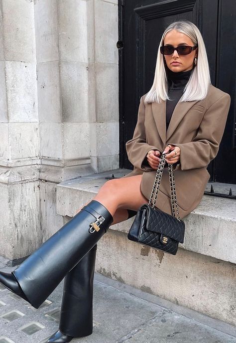 Givenchy Outfit, Shark Boots, Givenchy Boots, Outfit Botas, Chanel Boots, Zara Boots, Latest Instagram, Fashion Photoshoot, Minimal Fashion