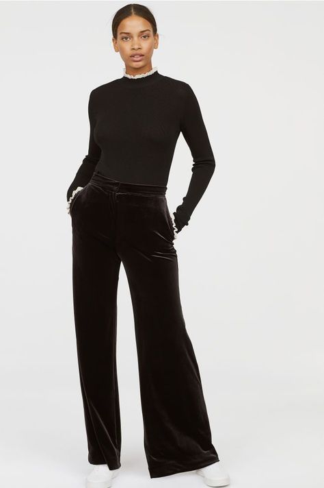 H&M Wide-Leg Velvet Pants Black Velvet Trousers Outfit, Black Velvet Pants Outfit, Velvet Trousers Outfit, Velvet Pants Outfit, Black Velvet Trousers, Trousers Outfit, Black Velvet Pants, Trouser Outfit, Velvet Trousers