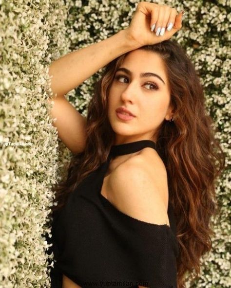 Best 100 Sexy Sara Ali Khan Photos-Bold Photoshoot Pictures – chandrakanth Bollywood Images, Sara Ali Khan, Ali Khan, Bollywood Actors, Bollywood Stars, Bollywood Celebrities, Deepika Padukone, Bollywood Actress, Selfies