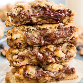 Levain Bakery Chocolate Chip Cookies - Kirbie's Cravings Levain Bakery Chocolate Chip Cookies, Levain Cookies, Bakery Chocolate Chip Cookies, Chocolate Chip Walnut Cookies, Levain Bakery, Double Chocolate Chip Cookies, Walnut Cookies, Cookies Recipes, Food Test