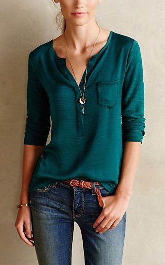 dark green shirt women's fashion Teal Shirt, Elegante Casual, Green Shirt, Look Fashion, Capsule Wardrobe, Sweater Outfits, Casual Style, Style Me, Fall Outfits