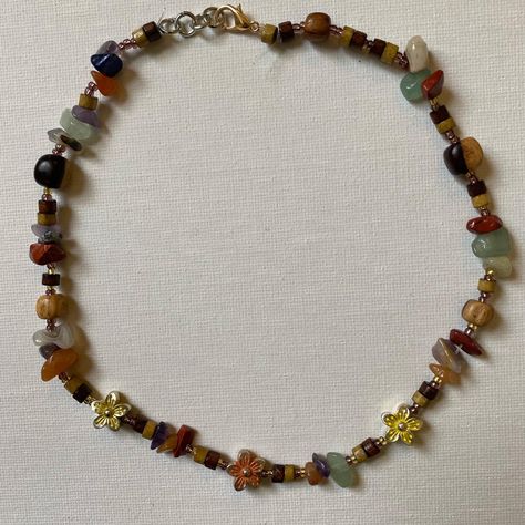 Hippy Jewelry Aesthetic, Earthcore Jewelry, Boygenius Necklace, Jewelry Beads Aesthetic, Hand Made Jewlery, Wire Beaded Jewelry, Hippy Pfp, Vintage Beaded Necklace, Necklace Inspo Beads