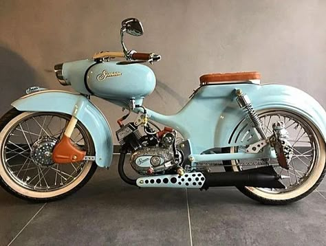 Simson Moped, Steampunk Motorcycle, Combi Volkswagen, Honda Cub, Motorcycles And Scooter, Bike Engine, Futuristic Motorcycle, Concept Motorcycles, Old Motorcycles