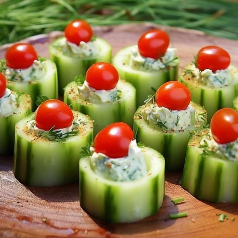 These bites vanished within 30 mins at our last party. Needless to say, it was a hit Cream Cheese Tomato, Herbed Cream Cheese, Herb Cream Cheese, Cucumber Uses, Cucumber Bites, Ina Garten Recipes, Elegant Appetizers, Mama Recipe, Cucumber Recipes