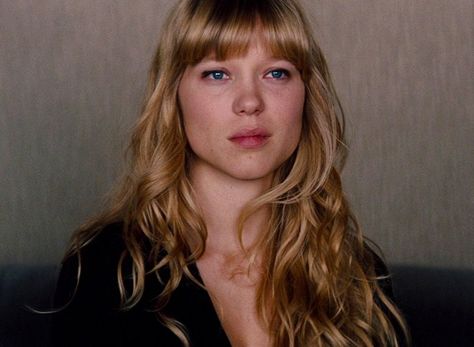 Lea Seydoux Lea Seydoux Style, October Hair, Long Layers With Bangs, Brown With Blonde Highlights, Blonde Bangs, Dream Goals, Lea Seydoux, Short Hair Undercut, Long Hair With Bangs