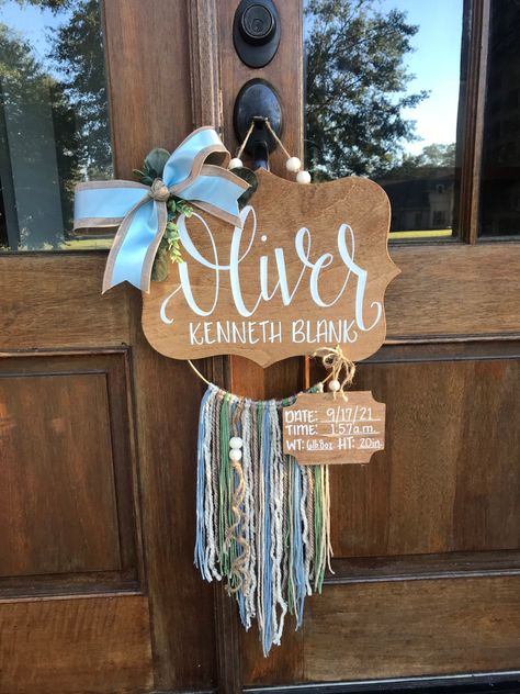 Diy Hospital Door Hanger, Bassinet Decor, Newborn Door Hanger, Newborn Crafts, Hospital Door Hanger Boy, Hospital Door Wreaths, Baby Door Signs, Baby Stats Sign, Baby Girl Hospital