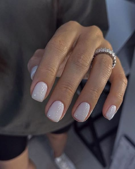 Short Shellac Nails Neutral, Gel Nails Ideas Neutral Colors, Mauve Gel Nails Short, Short Nail One Color, Short Nails Ideas Gray, January Shellac Nail Ideas, Natural Trendy Nails, Neutral Short Nails Classy, Short Nail Neutral