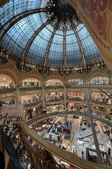 Lafayette Paris, Paris Aesthetic, Visit Paris, City Architecture, Galeries Lafayette, Paris France, Cityscape, Fair Grounds, Louvre