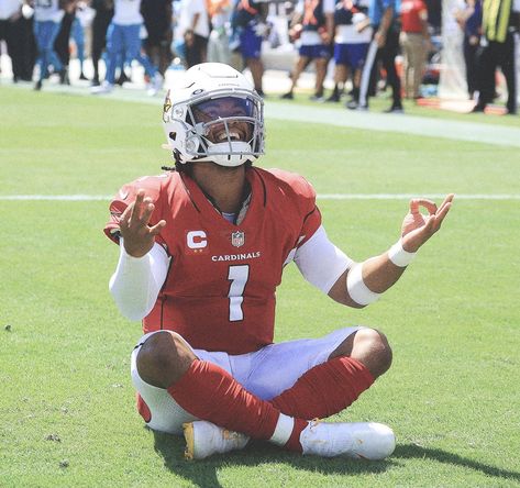 Kyler Murray, Arizona Cardinals Football, Cardinals Football, Cardinals Nfl, Nfl Football Players, Football Pics, Nfl Arizona Cardinals, Football Pictures, Phoenix Suns