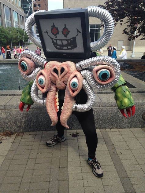 Flowey Cosplay, Undertale Costumes, Omega Flowey, Undertale Tumblr, Undertale Cosplay, Bendy Y Boris, Awesome Cosplay, Undertale Memes, Cosplay Tutorial