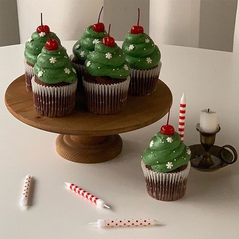 Winter Baking, Xmas Cake, Cute Baking, Creative Birthday Cakes, Xmas Food, Christmas Sweets, Christmas Cupcakes, Christmas Snacks, Christmas Cooking