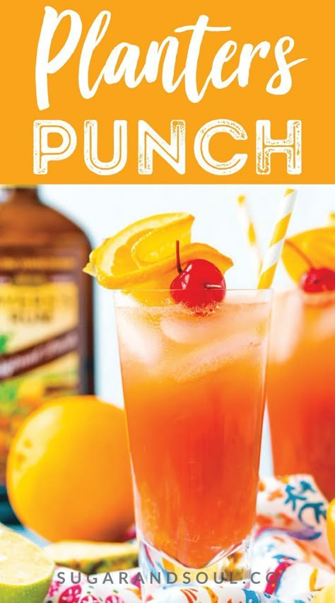 Planters Punch Recipe, Tropical Mixed Drinks, Planter's Punch, Vacation Drinks, Fruity Mixed Drinks, Planters Punch, Rum Drinks Recipes, Fruity Alcohol Drinks, Boat Drinks