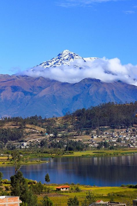 Cotacachi volcano, Otavalo, Ecuador Ecuador Aesthetic, Ecuador Landscape, Travel Ecuador, Otavalo Ecuador, Disney Phone Wallpaper, Live Wallpaper Iphone, Quito, Cute Wallpaper Backgrounds, Central America