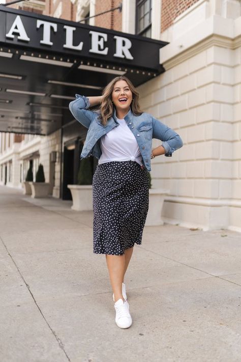 Embrace 2024 with Trendy Spring Outfits for Midsize Women Outfits For Midsize Women, Outfits For Midsize, Outfit For Plus Size, Gaun Tulle, Polka Dot Midi Skirt, Trendy Spring Outfits, Midsize Outfits, Midi Skirt Outfit, Midsize Fashion