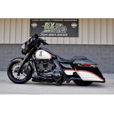 Harley Painting, Harley Paint Jobs, Harley Street Glide Special, Street Glide Custom, Hd Street Glide, Road King Special, Street Glide Bagger, Custom Street Glide, Cvo Street Glide