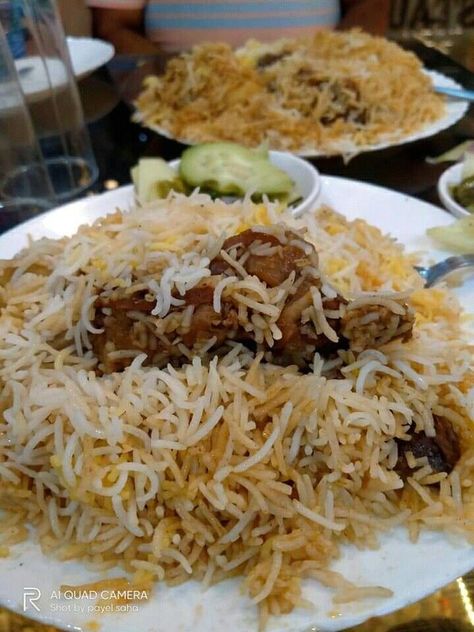 Chicken Biryani Snap, Biryani Aesthetic, Mandhi Rice, Pakistani Dinner, Biryani Food, Chicken And Rice Crockpot, 2000 Wallpaper, Chicken And Rice Dishes, Food Snap