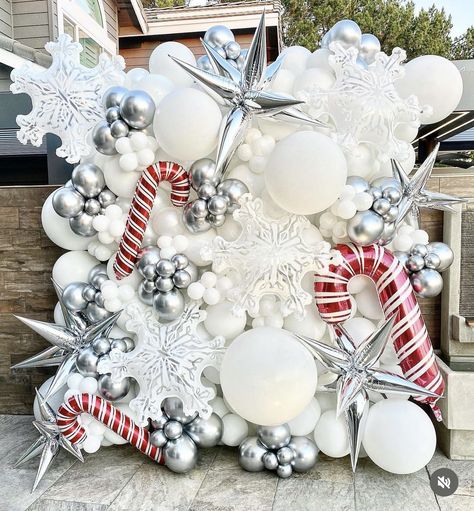 Warm Lighting, Winter Party, Winter Theme, Balloon Decorations, String Lights, Balloons, Christmas Decorations, Birthday, Christmas