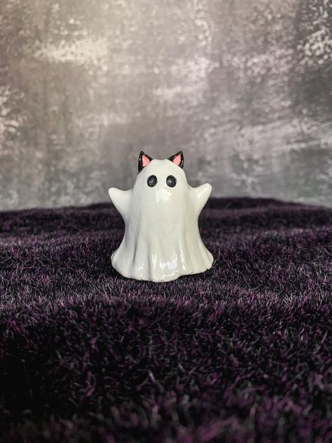 These cuties are made from polymer clay. Each one unique and adorable. They are about 2 inches tall and 1 and a half wide. Ghost Clay Figures, Mini Polymer Clay Ideas, Clay Halloween Crafts, Clay Kirby, Clay Ghosts, Halloween Ceramics, Clay Date, Clay Ghost, Cat Clay