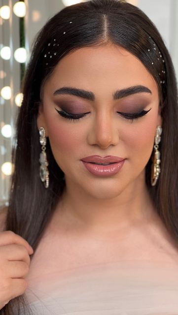 Solmaz on Instagram: "#explorepage #mootsrl🌷 #iranians makeup by: @nasimjafarpourmua @azadeh_eghbali_beauty" Makeup Iranian, Iranian Makeup, Makeup, On Instagram, Beauty, Quick Saves, Instagram, Make Up