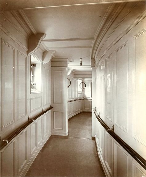 40 Amazing Photos Show Exterior and Interior of the RMS Lusitania ~ Vintage Everyday Sea Moodboard, Veranda Cafe, Rms Lusitania, Cruise Ships Interior, Rms Mauretania, Cunard Ships, Cunard Cruise, Sea Stuff, Nautical Interior