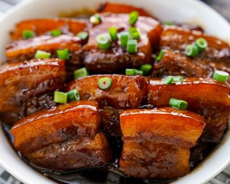 Sweet Soy Sauce Recipe, Hong Shao Rou, Red Braised Pork, Chinese Pork Recipes, Soy Sauce Recipe, Recipe For Pork, Sichuan Food, Sweet Soy Sauce, Chinese Pork