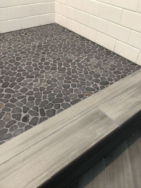 Shower Rock Tile Ideas, Pebbled Shower Floor, Tile Floor Shower Ideas, Shower Floor Mosaic Tile Ideas, Stone Floor Shower Ideas, Natural Stone Shower Floor, Grey Shower Floor Tile, Gray And White Shower Tile Ideas, Shower Floor Tile Non Slip