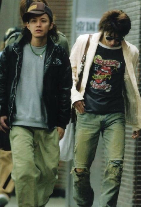 2000s Fashion Outfits Men, 2000s Mens Fashion, 2000s Japanese Fashion, 90s Fashion Grunge, 2000s Outfits, Streetwear Summer, Mens Outfit Inspiration, Mens Style Guide, 2000s Fashion