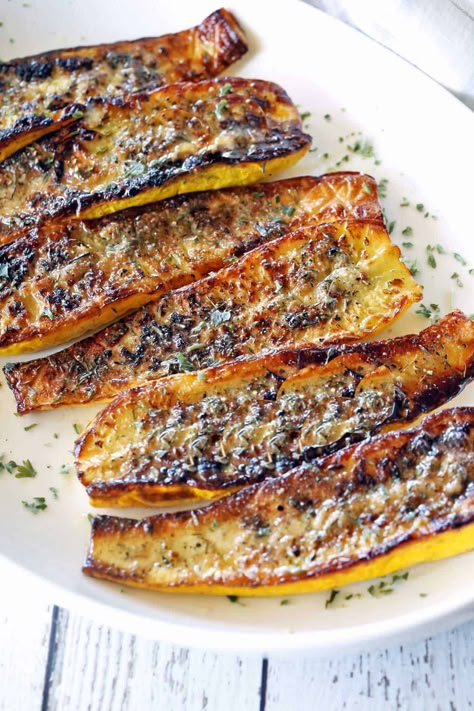 Roasted Yellow Squash - Healthy Recipes Blog Straightneck Squash Recipes, Chinese Squash Recipes, Stuffed Yellow Squash Recipes, Stuffed Yellow Squash, Roasted Squash Recipes, Easy Squash Recipes, Roasted Yellow Squash, Healthy 2024, Healthy Squash Recipes