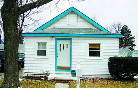 Curb Appeal Before and After - This Old House House Exterior Update, Budget Curb Appeal, Landscaping Makeover, 1940s Bungalow, 1940s Home, Diy Shutters, Lakeside Cottage, Classic House Exterior, Bungalow Exterior