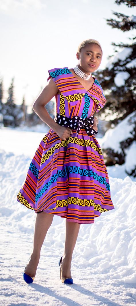 I need this ankara cape dress in my life! I've always known that African print were stunning but this style is a runway knockout. The perfect summer dress for weddings and special occassions. Can't wait to see the other African styles that Louisa shares as part of her 20+ days ankara fashion. #africanprint #ankarafashion #ankara #kente #wakanda Ankara Cape Dress, Ankara Cap, African Attire For Women, Nigerian Traditional Dresses, Dress For Weddings, Africa Style, Ankara Tops, African Outfits, African Styles