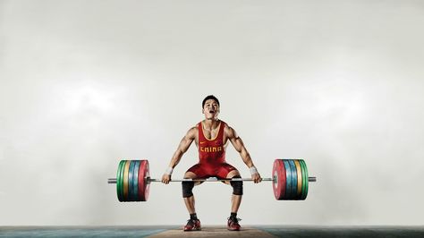 Lu Xiaojun mid-snatch wallpaper. Lu Xiaojun, Olympic Weightlifting, Olympic Lifting, Weights For Women, Olympic Champion, Pictures Of The Week, Lift Heavy, Human Emotions, World Records