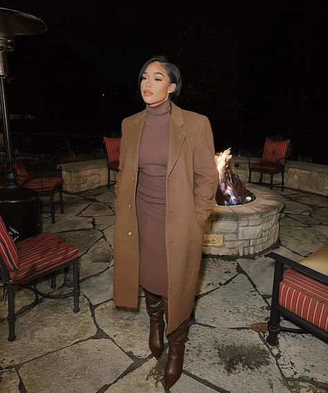 Black Trench Coat Outfit Classy Chic, Jordyn Woods Outfits, Jordyn Woods Style, Brown Trench Coat Outfit, Baddie Closet, Harvey Outfits, Woods Outfit, Sweater Skirt Outfit, Corporate Baddie