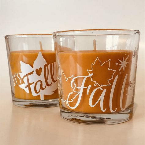 Candle Vinyl Ideas, Vinyl Candle, Cricut Candles, Creative Sayings, Fall Jars, Christmas Candles Diy, Candles Diy, Diy Vinyl, Candle Inspiration