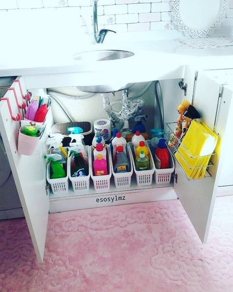 Makeup Room Ideas Decor, Kitchen Sink Organization, Kabinet Dapur, Diy Bathroom Storage, House Organisation, Kitchen Organization Pantry, Interior Vintage, Kitchen Organisation, Apartment Organization