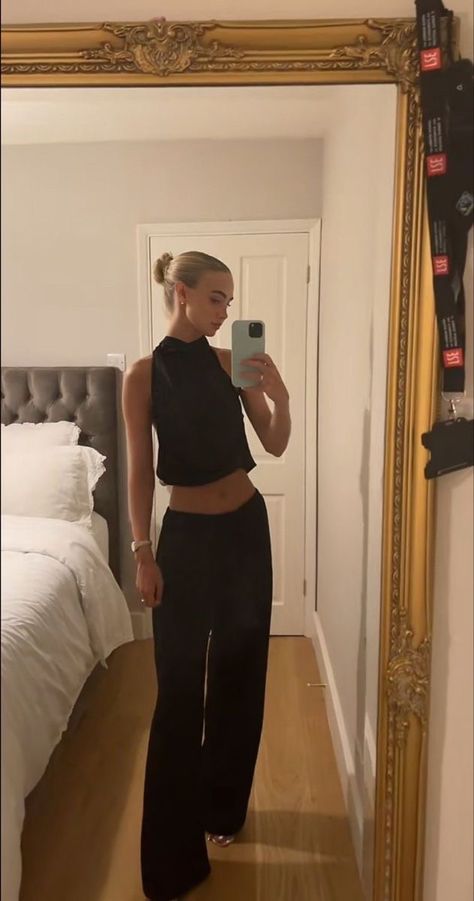 Outfit For A Dinner Night, Bar Night Outfit, Outfit Ideas Layout, Outfits Layout, Bar Outfit Night, Bummy Outfits, Casual Dinner Outfits, Fancy Brunch, Outfit Night Club