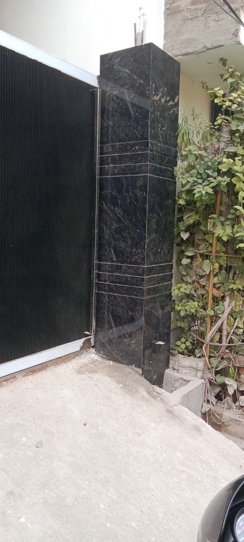 Main Gate Tiles Design, Main Gate Pillar Tiles Design, Main Gate Pillar Design Granite, Gate Pillar Design Modern With Granite, Granite Pillar Design, Pillar Design Exterior Entrance, Pillar Tiles Design, Gate Pillar Design Modern, Main Gate Pillar Design