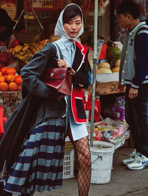 Street Fashion Photoshoot, Ropa Upcycling, Mode Editorials, Fruit Stand, Fashion Photography Inspiration, Street Fashion Photography, Foto Art, Fashion Styling, Fashion Photoshoot