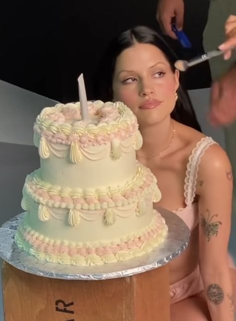 Hailey Bieber Birthday, Boy Bratz Dolls, Gabbriette Bechtel, Rhode Skin, 20th Birthday, Vintage Cake, Hailey Bieber, Let Them Eat Cake, Color Rosa