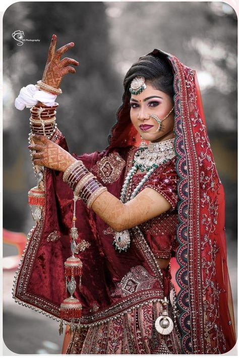 Dhulan Single Pose, Singal Dulhan Pose, Couple Wedding Dress Indian Hindu, New Dulhan Pose, Wedding Dulhan Pose, Wedding Dulhan, Marriage Poses, शादी की तस्वीरें, Pose Wedding