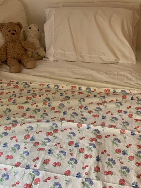 Summer Berries Djerf, Berry Sheets, Djerf Avenue Bedding, Summer Coquette, Djerf Avenue, Dreams Beds, Summer Berries, Sacred Places, Bed Room