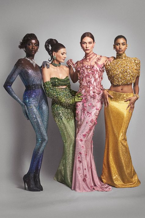 Friends of the House Anok Yai, Karlie Kloss and Imaan Hammam joined Giovanna Engelbert morphing into elements of Nature for the 2024 Met Gala. #Swarovski #MetGala Glam And Glitz, Swarovski Dress, Best Met Gala Looks, Anok Yai, Met Gala Outfits, Met Gala Dresses, Gala Outfit, Runway Fashion Couture, Group Of Women