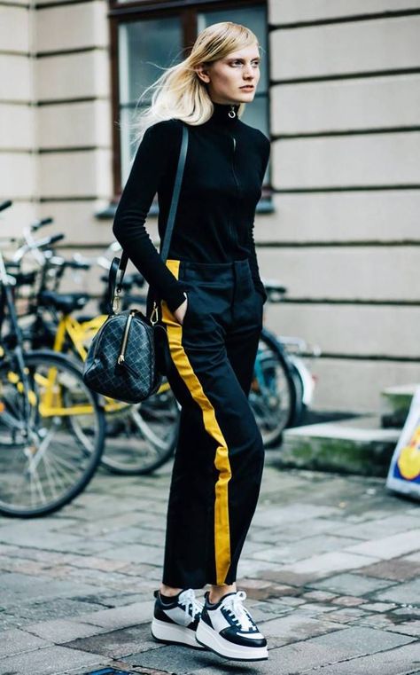 Early Fall Outfits, Body Suit Outfits, Looks Street Style, Sport Chic, Style Noir, Black And Yellow, Sporty Outfits, Sporty Chic, Fashion Week Street Style