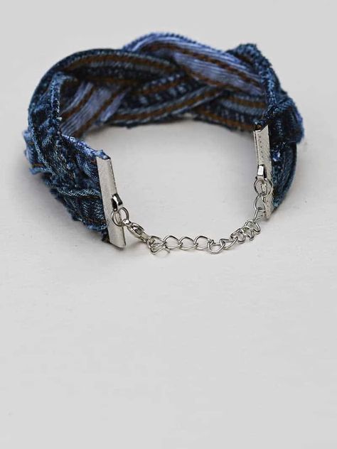 Crafts With Jeans, Diy Denim Bracelets, Denim Seams, Diy Denim Crafts, Denim Bracelets, Denim Wreaths, Jean Jewelry, Jean Ideas, Denim Bracelet