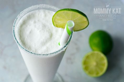 Lime In The Coconut, Coconut Cocktail, Blender Drinks, Cocktail Summer, Coconut Drinks, Minute Maid, Fancy Drinks, Summer Entertaining, Coconut Lime