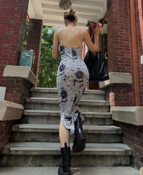 kim ahyun Vintage Cherub, Vintage Vacation, Street Y2k, Spaghetti Strap Bodycon Dress, Graphic Dress, Mesh Maxi Dress, Grey Maxi Dress, Bodycon Maxi Dresses, Printed Bodycon Dress