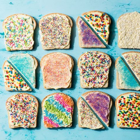 I'm Australian, we do NOT eat this for breakfast or a snack, it's for kid's birthday parties! Australian Snacks, Rainbow Snacks, Australia Crafts, Kids Birthday Party Food, Fairy Food, Aussie Food, Fairy Bread, Australia Food, Birthday Breakfast